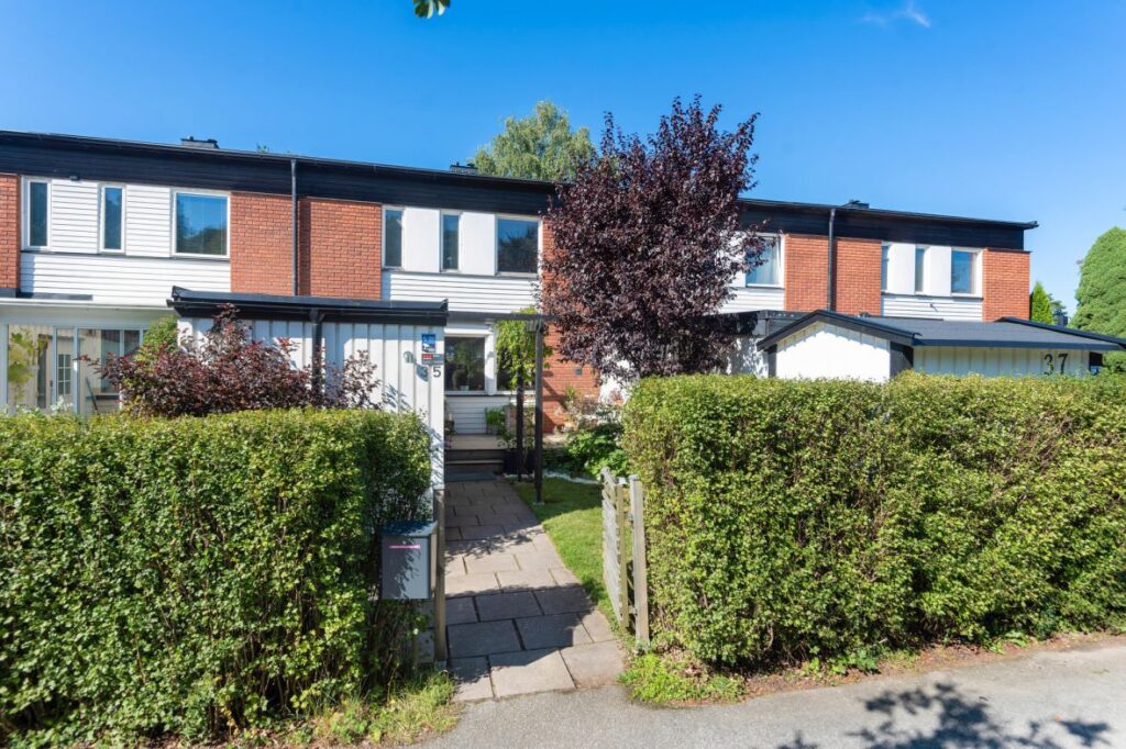 7. Fonsterrenovering radhus Hassleholm Roinge